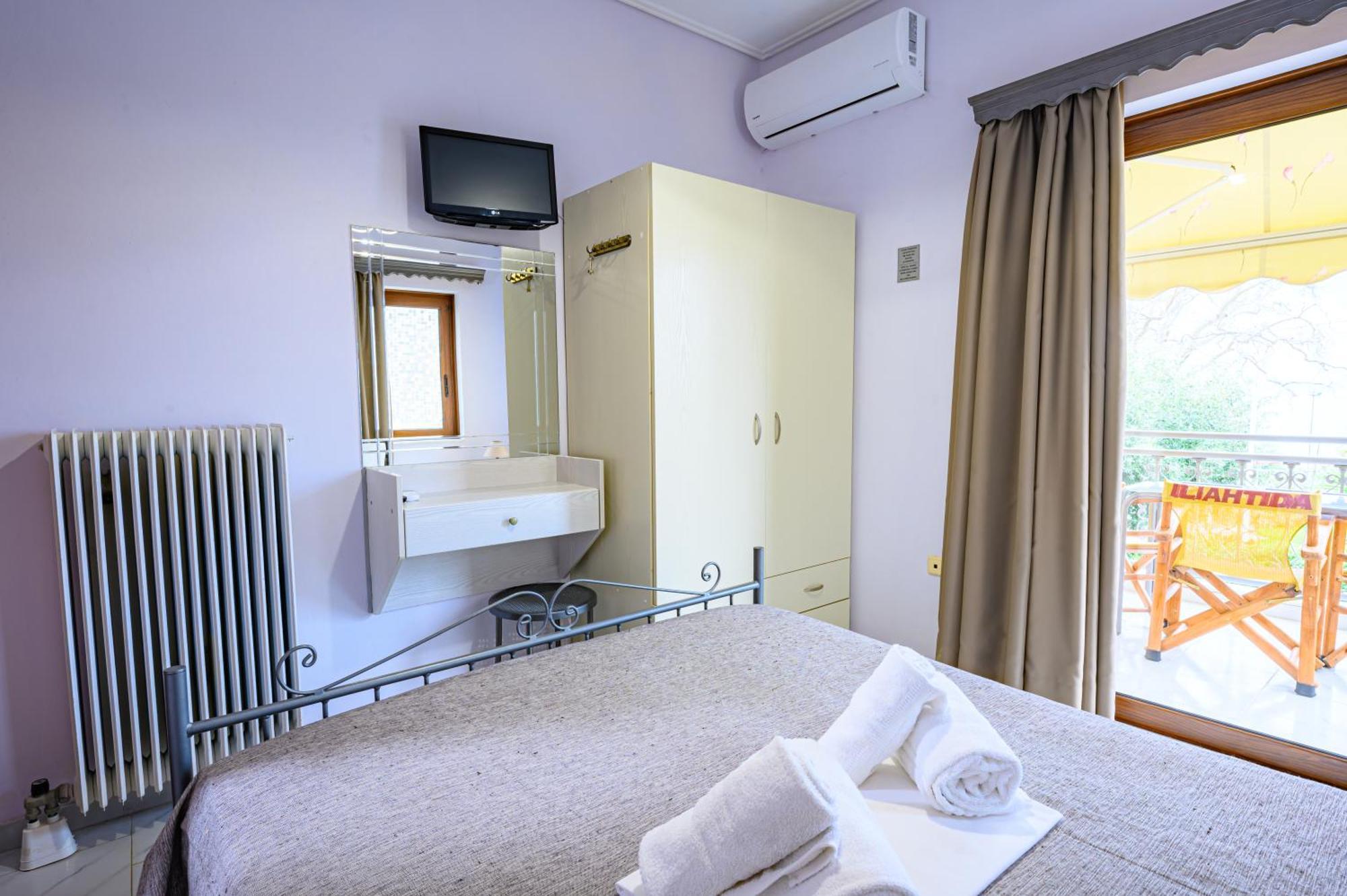 Iliahtida Apartments Rovies Zewnętrze zdjęcie